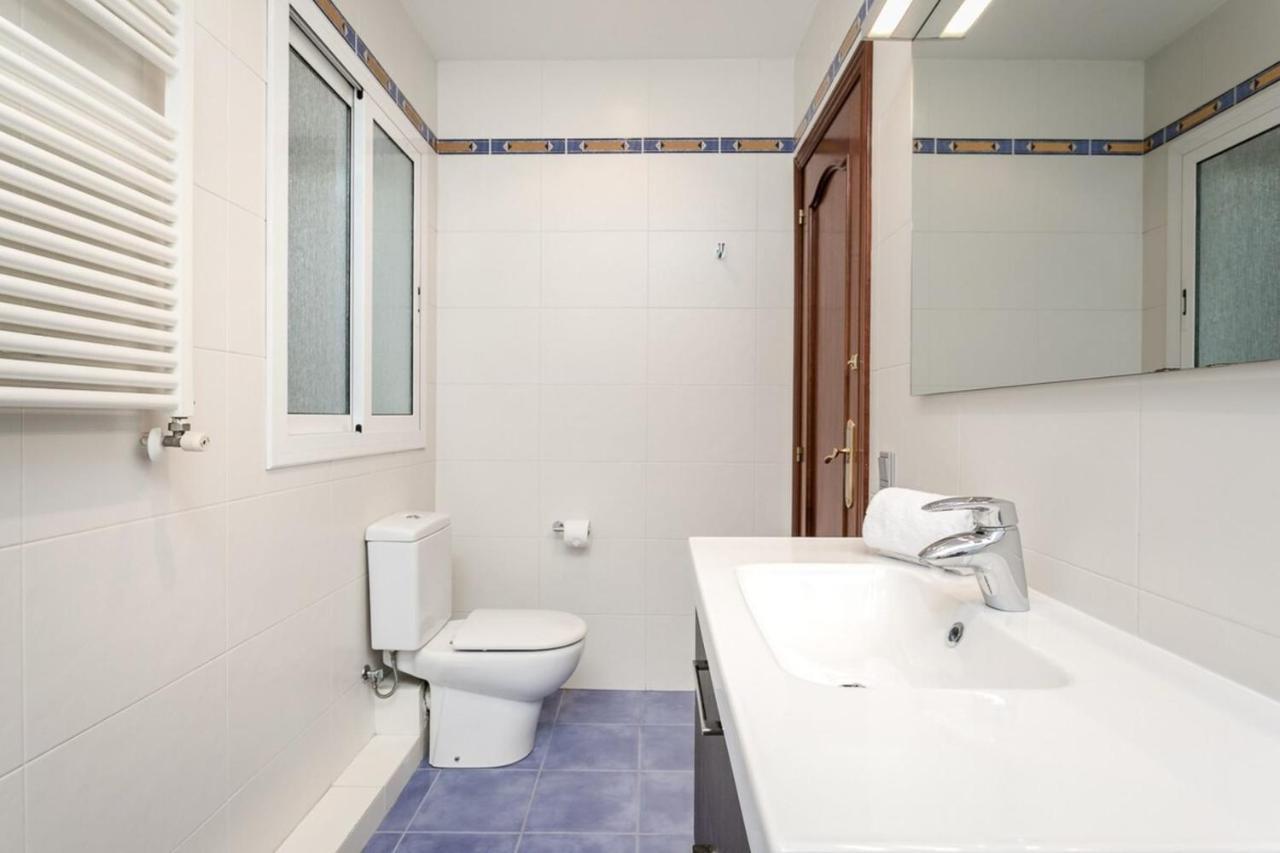 Fantastic 2 Bedroom 5 Minutes By Car From Plaza Catalunya Barcelona Exteriör bild